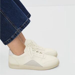 Unisex ReLeather Court Sneaker W-Sz 10 & M-Sz 8